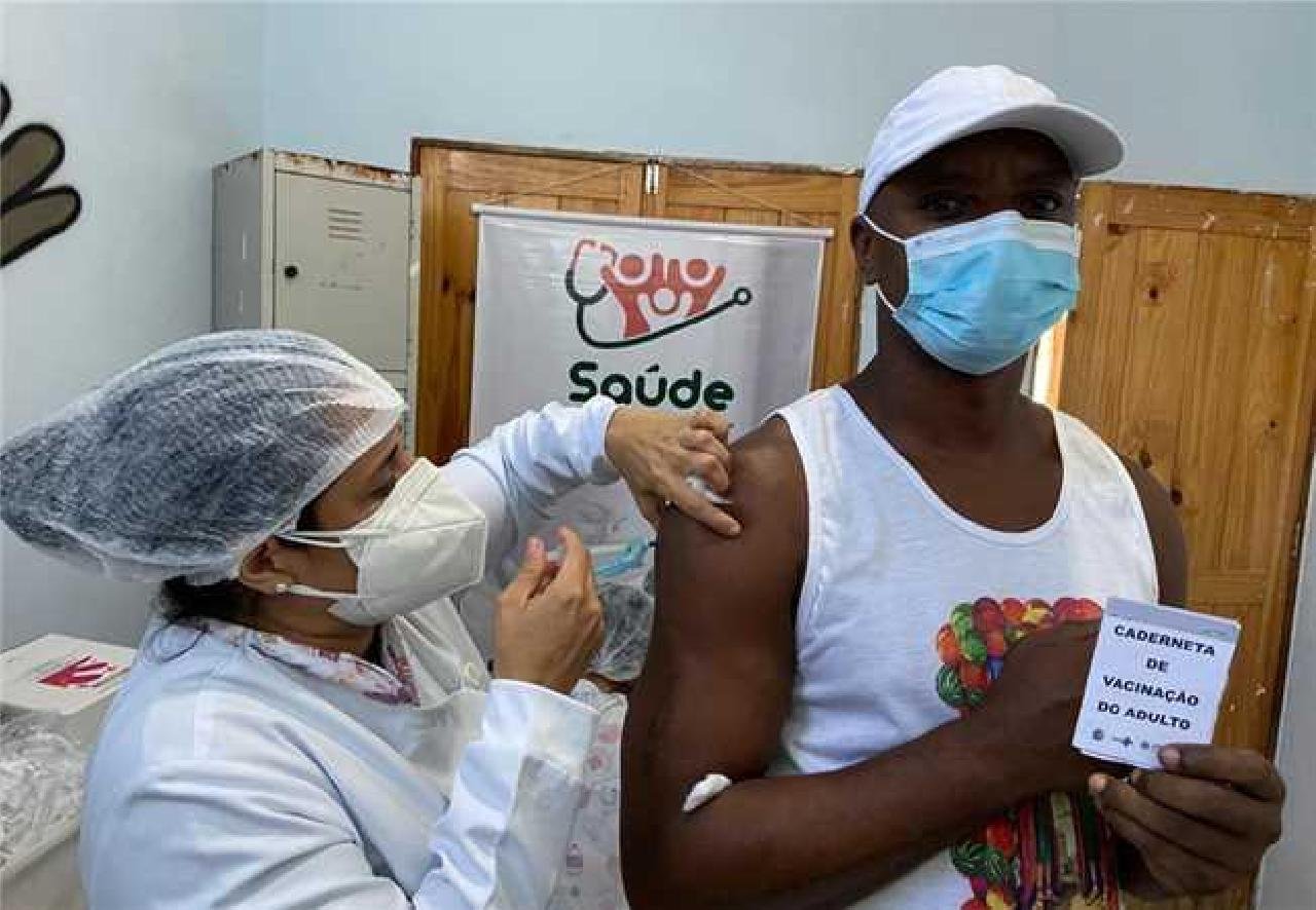 VACINAÇÃO EM ILHÉUS: 133 MIL PESSOAS ESTÃO IMUNIZADAS COM AS DUAS DOSES CONTRA A COVID-19 VACINAÇÃO EM ILHÉUS: 133 MIL PESSOAS ESTÃO IMUNIZADAS COM AS DUAS DOSES CONTRA A COVID-19