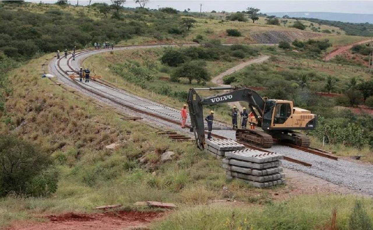 FERROVIA DE INTEGRAÇÃO OESTE-LESTE DA BAHIA MUDA TRAÇADO E VIRA PRIORIDADE DO GOVERNO LULA