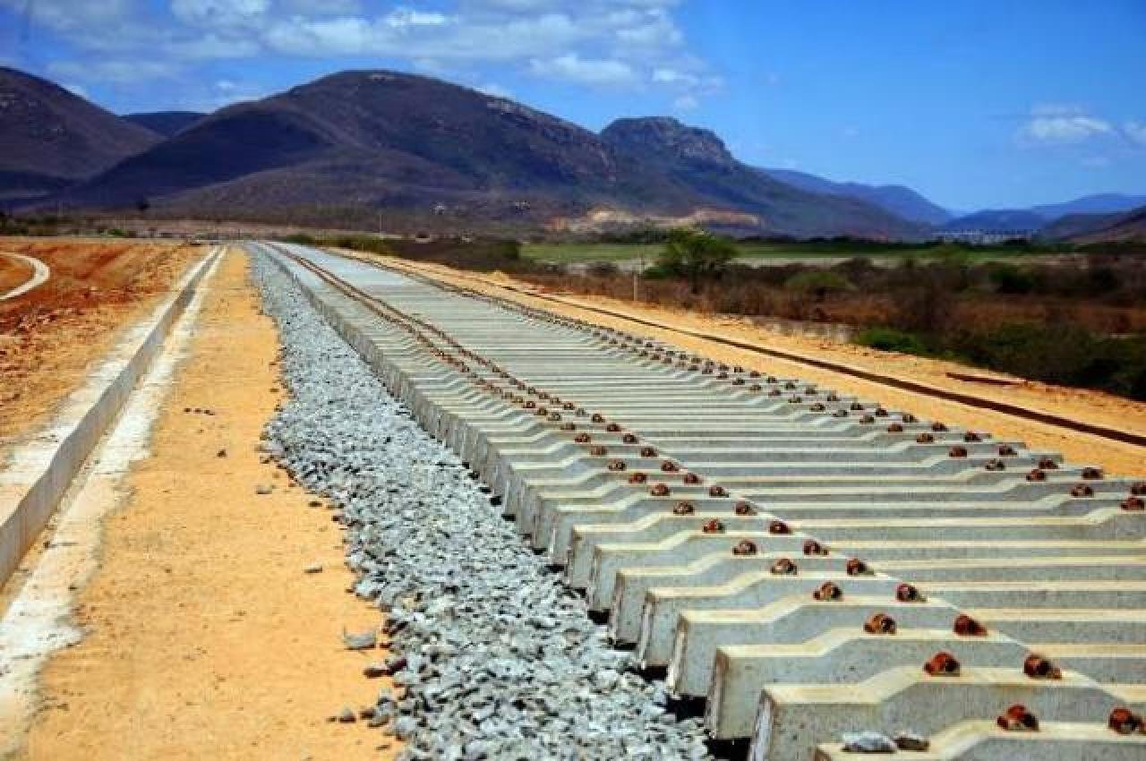MINISTRO DIZ QUE FERROVIA OESTE-LESTE É PRIORIDADE, MAS AINDA BUSCA RECURSOS MINISTRO DIZ QUE FERROVIA OESTE-LESTE É PRIORIDADE, MAS AINDA BUSCA RECURSOS