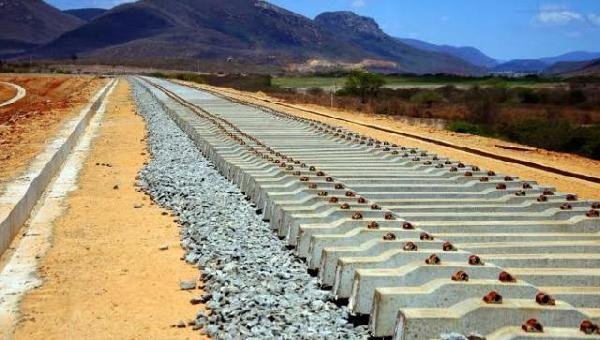MINISTRO DIZ QUE FERROVIA OESTE-LESTE É PRIORIDADE, MAS AINDA BUSCA RECURSOS