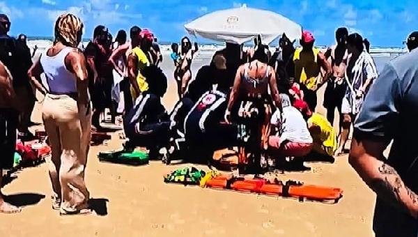 TURISTA MINEIRO MORRE AFOGADO NA PRAIA DE ÁGUAS DE OLIVENÇA, EM ILHÉUS