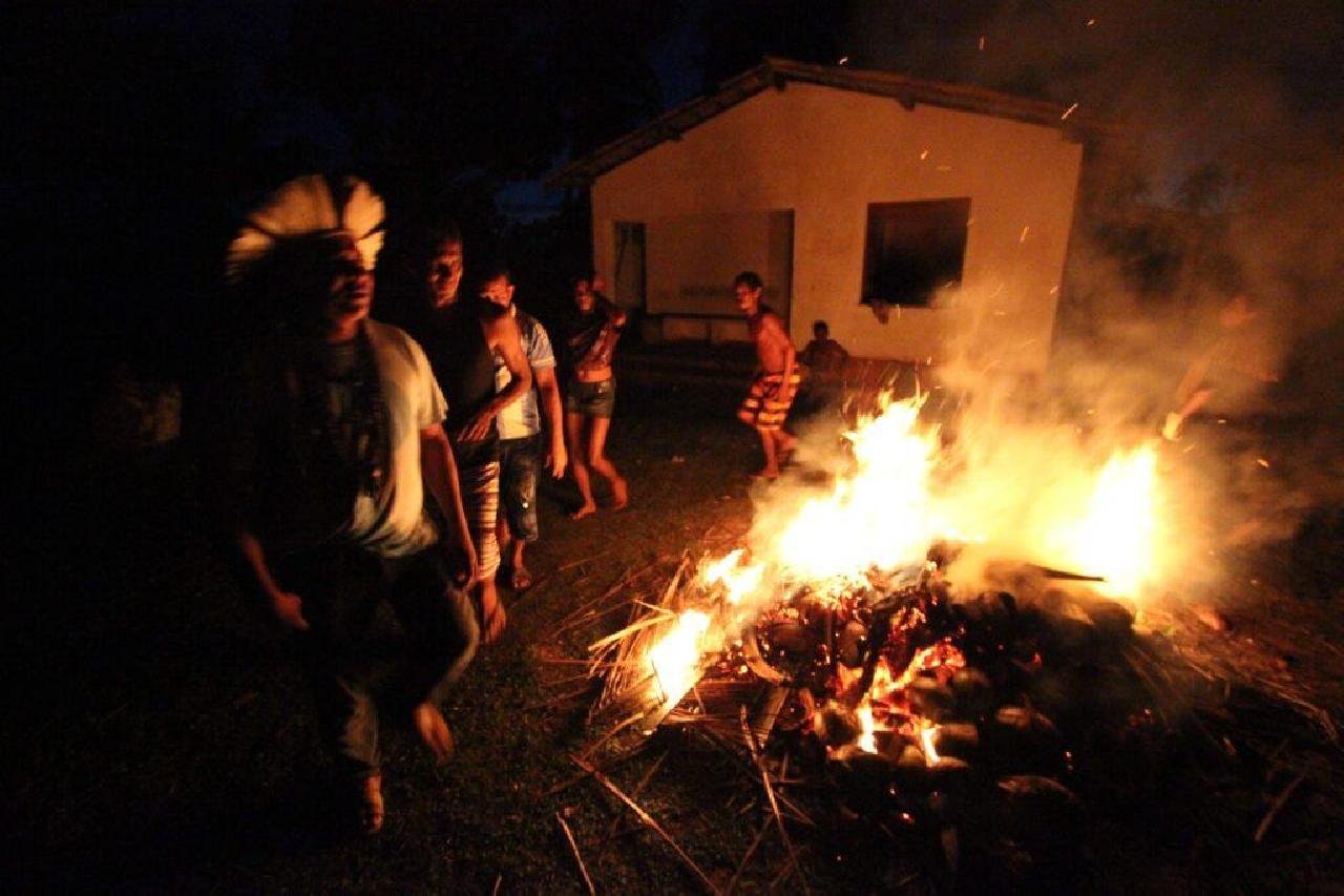 PEQUENOS AGRICULTORES DA BAHIA COMEMORAM DEVOLUÇÃO À FUNAI DE DEMARCAÇÃO DE TERRAS INDÍGENAS PEQUENOS AGRICULTORES DA BAHIA COMEMORAM DEVOLUÇÃO À FUNAI DE DEMARCAÇÃO DE TERRAS INDÍGENAS