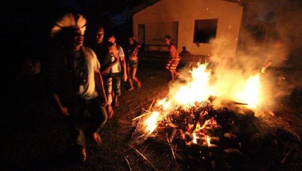 PEQUENOS AGRICULTORES DA BAHIA COMEMORAM DEVOLUÇÃO À FUNAI DE DEMARCAÇÃO DE TERRAS INDÍGENAS