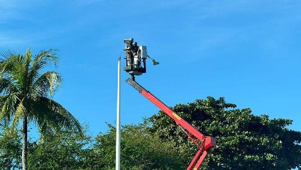 ILHÉUS GANHA NOVA ILUMINAÇÃO NA AVENIDA E PONTE LOMANTO JÚNIOR