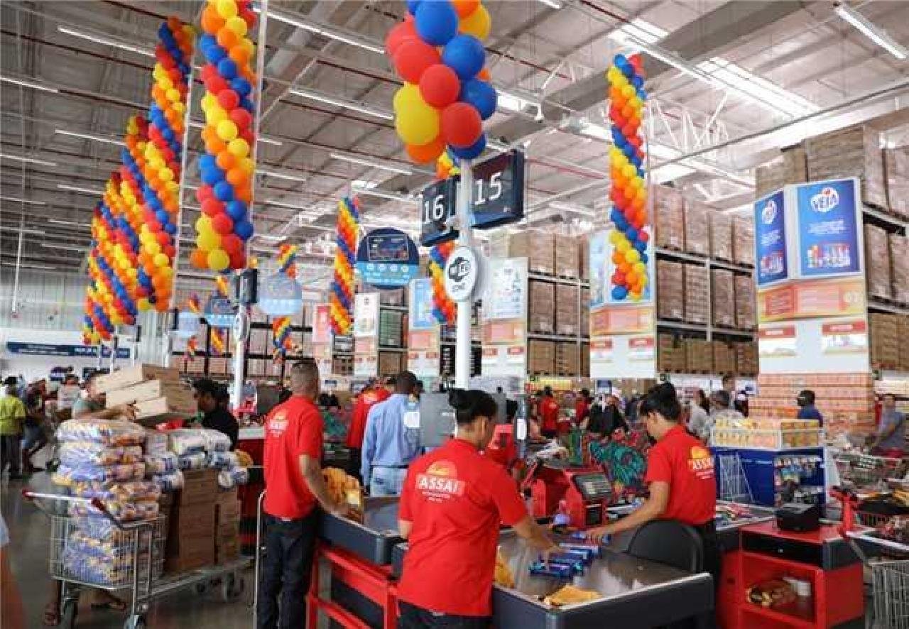 ILHÉUS: CONSUMIDORES ENFRENTAM ATÉ 5 HORAS DE FILA EM NOVO HIPERMERCADO ILHÉUS: CONSUMIDORES ENFRENTAM ATÉ 5 HORAS DE FILA EM NOVO HIPERMERCADO