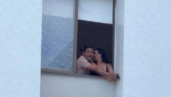 HOMEM EM SURTO É CONTIDO PELA POLÍCIA EM APARTAMENTO DO ILHÉUS HOTEL