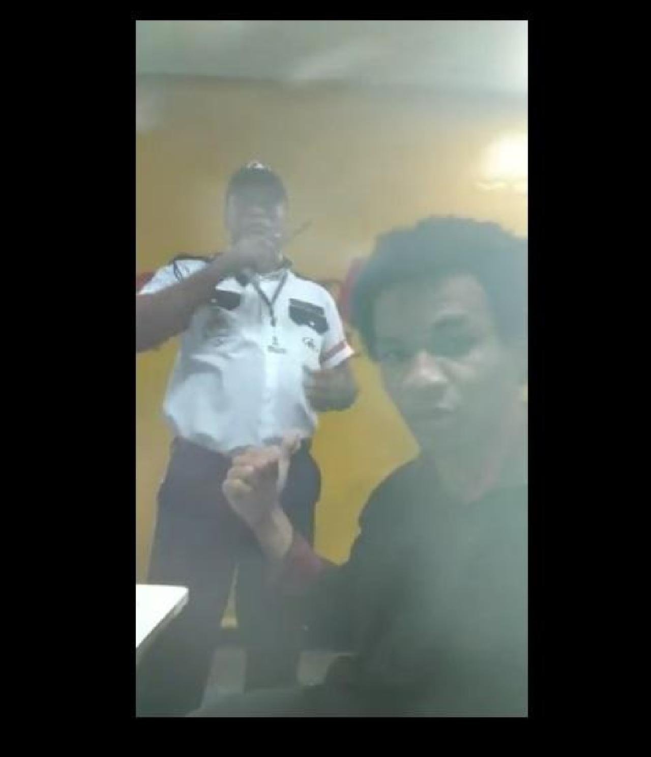 ILHEENSE É AGREDIDO EM RODOVIÁRIA DE SALVADOR E GRAVA SITUAÇÃO