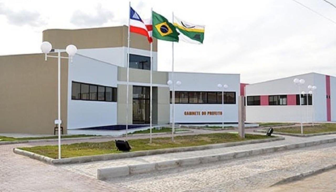 CÂMERA DE VEREADORES DE SANTALUZ APROVA AUMENTO DE 50% NO SALÁRIO DE SECRETÁRIOS MUNICIPAIS CÂMERA DE VEREADORES DE SANTALUZ APROVA AUMENTO DE 50% NO SALÁRIO DE SECRETÁRIOS MUNICIPAIS