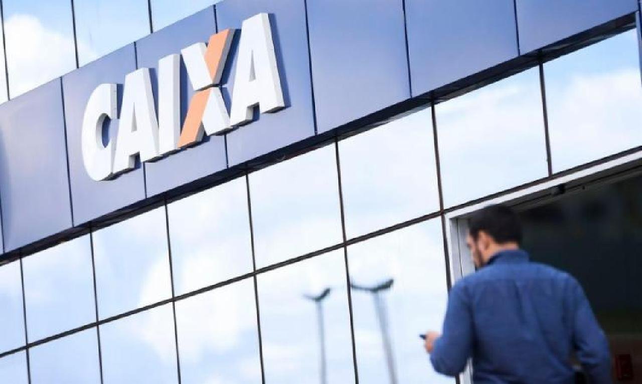 CAIXA REDUZ HORÁRIO DE ATENDIMENTO NAS AGÊNCIAS CAIXA REDUZ HORÁRIO DE ATENDIMENTO NAS AGÊNCIAS