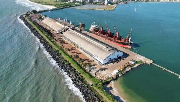 PORTO DE ILHÉUS AVANÇA NA OBRA DE DRAGAGEM DE APROFUNDAMENTO