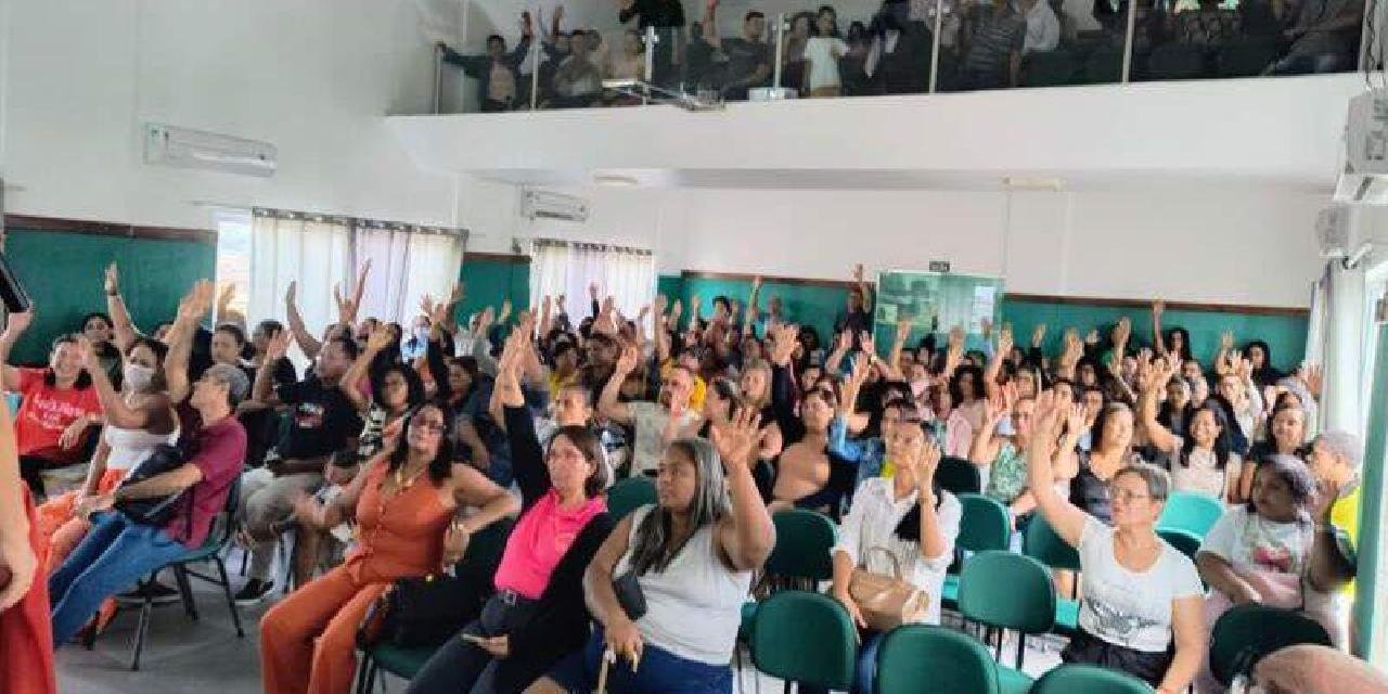 TRABALHADORES DA EDUCAÇÃO MUNICIPAL DE ILHÉUS APROVAM PARALISAÇÃO DE ALERTA PARA SEXTA-FEIRA (04) TRABALHADORES DA EDUCAÇÃO MUNICIPAL DE ILHÉUS APROVAM PARALISAÇÃO DE ALERTA PARA SEXTA-FEIRA (04)
