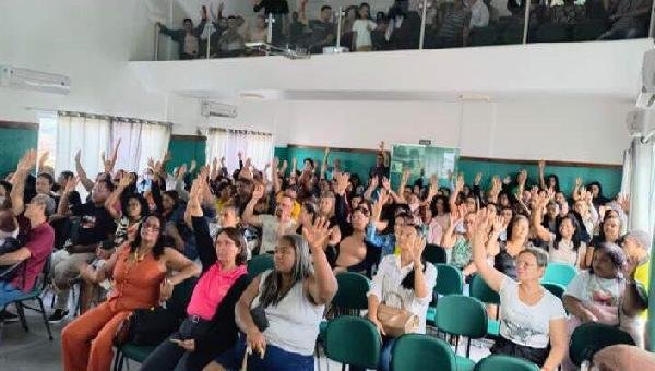 TRABALHADORES DA EDUCAÇÃO MUNICIPAL DE ILHÉUS APROVAM PARALISAÇÃO DE ALERTA PARA SEXTA-FEIRA (04)
