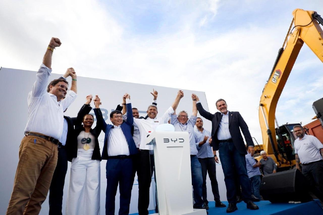 BYD INICIA OBRAS DE COMPLEXO FABRIL QUE DEVE GERAR 10 MIL EMPREGOS NA BAHIA BYD INICIA OBRAS DE COMPLEXO FABRIL QUE DEVE GERAR 10 MIL EMPREGOS NA BAHIA