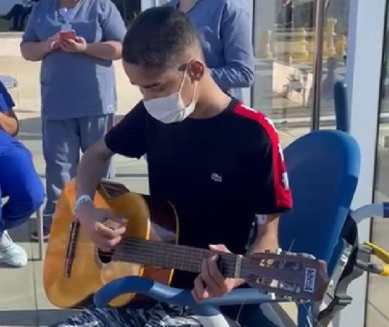 PACIENTE ENCAMINHADO DO HOSPITAL REGIONAL COSTA DO CACAU AO ALBERT EINSTEIN PARA TRANSPLANTE CARDÍACO RECEBE ALTA MÉDICA PACIENTE ENCAMINHADO DO HOSPITAL REGIONAL COSTA DO CACAU AO ALBERT EINSTEIN PARA TRANSPLANTE CARDÍACO RECEBE ALTA MÉDICA