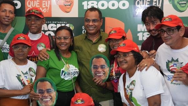 MAGNO LAVIGNE REÚNE MAIS DE 300 PESSOAS NA INAUGURAÇÃO DO COMITÊ CENTRAL EM SALVADOR