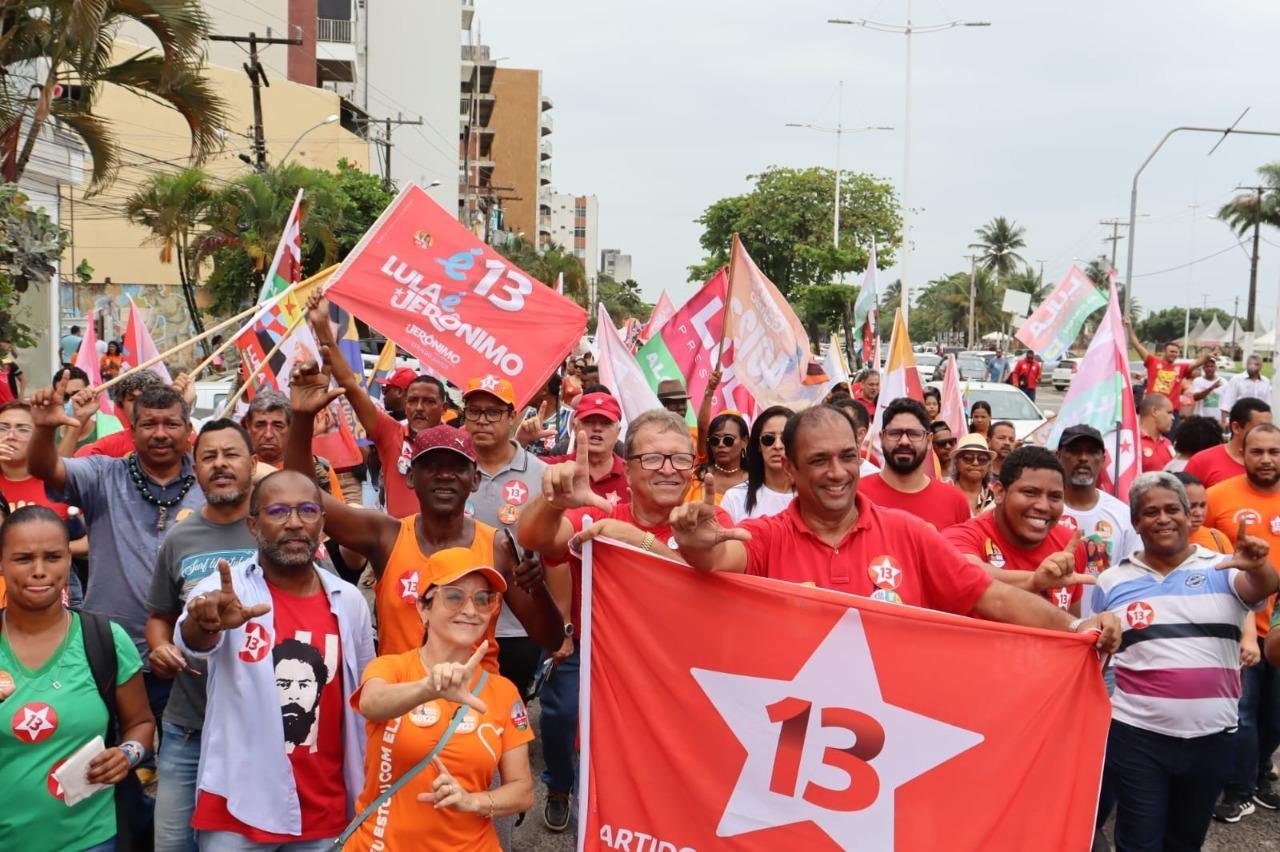 EM ILHÉUS, PT E BASE DE MARÃO MARCHAM EM APOIO À LULA, JERÔNIMO E SOANE EM ILHÉUS, PT E BASE DE MARÃO MARCHAM EM APOIO À LULA, JERÔNIMO E SOANE