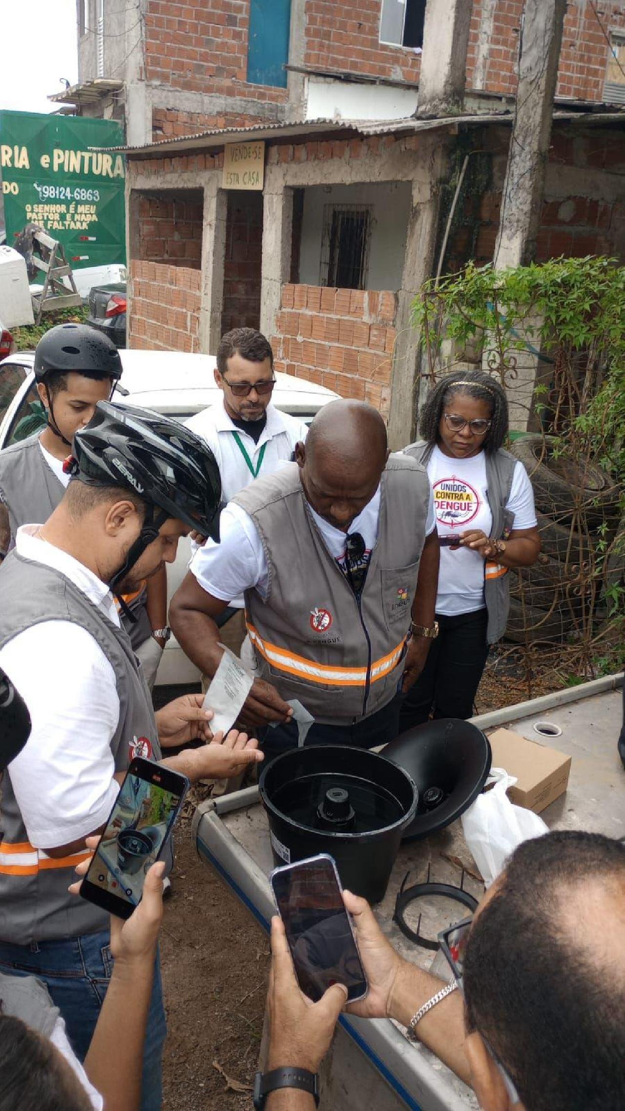 PROJETO UNIDOS CONTRA A DENGUE INICIA INSTALAÇÃO DE ARMADILHAS EM ILHÉUS PROJETO UNIDOS CONTRA A DENGUE INICIA INSTALAÇÃO DE ARMADILHAS EM ILHÉUS