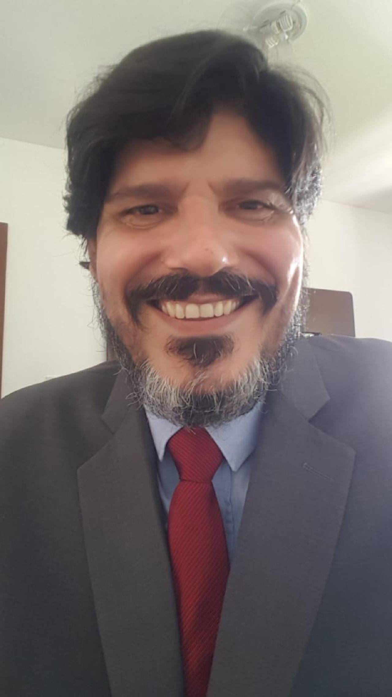 FERNANDO HUGHES DIZ QUE NÃO FOI CONSULTADO PARA VICE E SUA PREFERÊNCIA CONTINUA SENDO NILTON CRUZ FERNANDO HUGHES DIZ QUE NÃO FOI CONSULTADO PARA VICE E SUA PREFERÊNCIA CONTINUA SENDO NILTON CRUZ