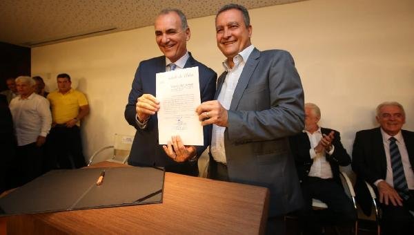 RUI DÁ POSSE A NELSON PELEGRINO COMO NOVO SECRETÁRIO DA SEDUR