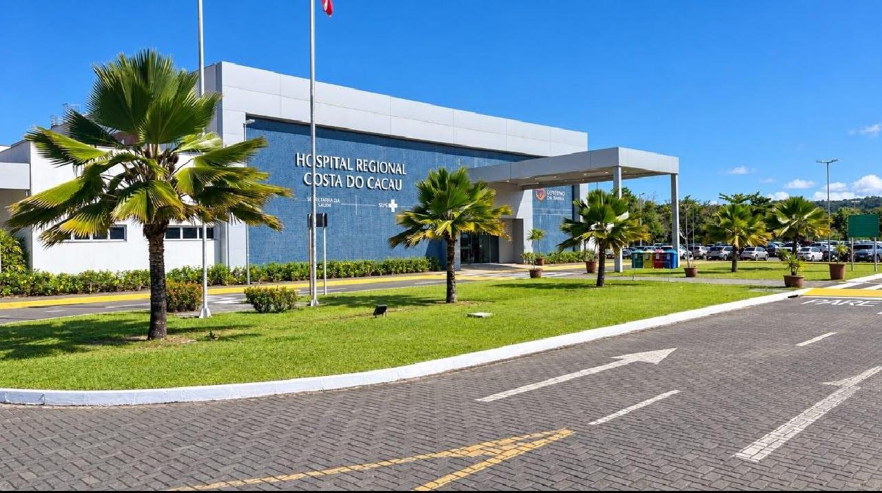 HOSPITAL REGIONAL COSTA DO CACAU ADEQUA INFRAESTRUTURA COM NOVOS EQUIPAMENTOS E MOBILIÁRIOS