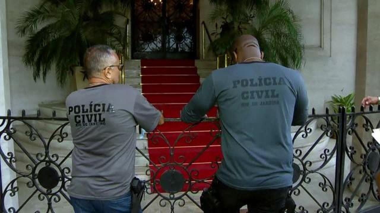 GAROTINHO E ROSINHA SÃO PRESOS EM CASA GAROTINHO E ROSINHA SÃO PRESOS EM CASA