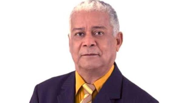 MAGNO LAVIGNE LAMENTA O FALECIMENTO DE RAYMUNDO VELOSO, EX-DEPUTADO E EX-PRESIDENTE DA CÂMARA MUNICIPAL DE ILHÉUS
