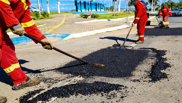PREFEITURA DE ILHÉUS NOTIFICA A COMPANHIA AMBIENTAL ROCKEFELLER LTDA, EMPRESA RESPONSÁVEL PELA USINA DE ASFALTO E COBRA RETOMADA IMEDIATA DA PRODUÇÃO