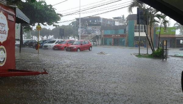 ILHÉUS: APÓS CHOVER 80 MM EM 06 HORAS,  DEFESA CIVIL ALERTA PARA DESLIZAMENTOS