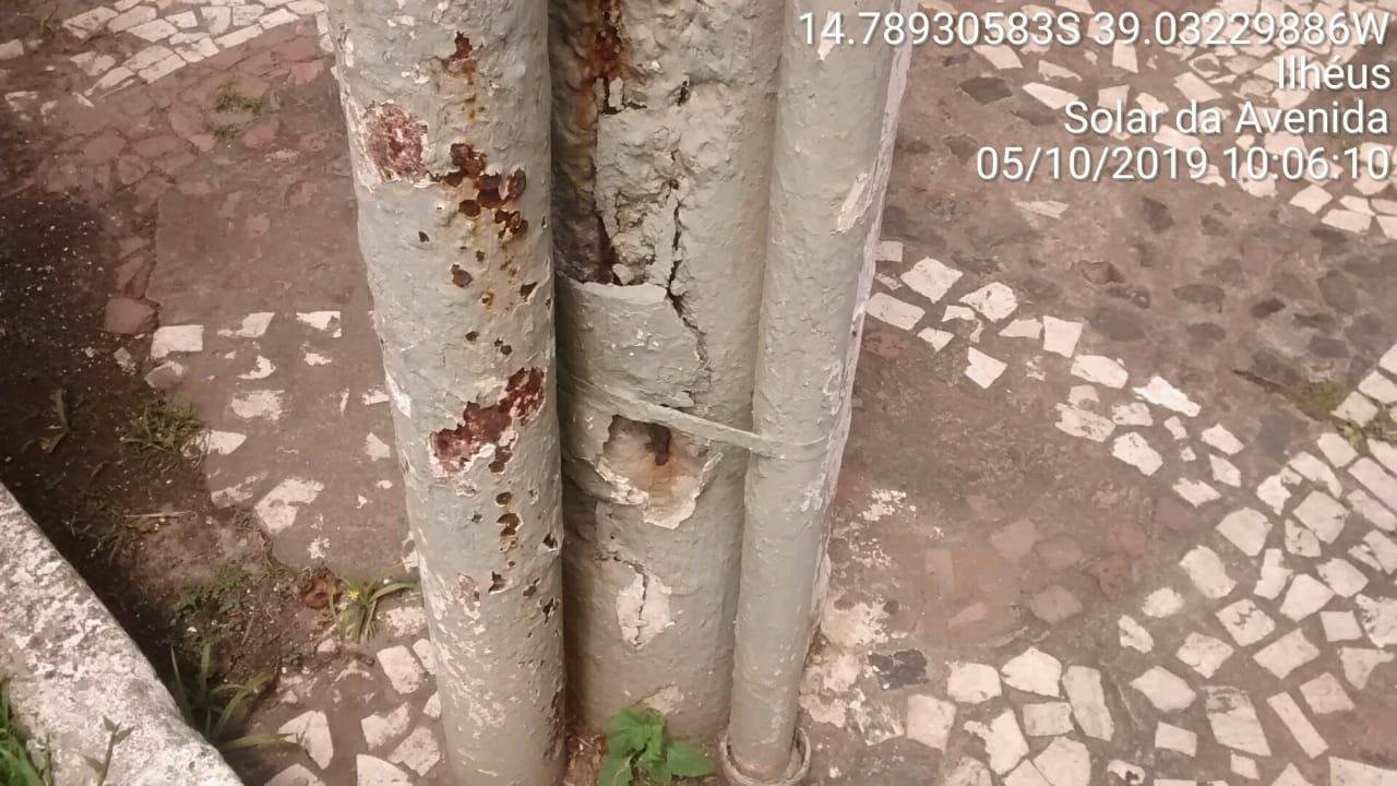 ILHÉUS: POSTE COM TRANSFORMADOR APRESENTA RISCO CRÍTICO NA SOARES LOPES, ALERTA ENGENHEIRO ILHÉUS: POSTE COM TRANSFORMADOR APRESENTA RISCO CRÍTICO NA SOARES LOPES, ALERTA ENGENHEIRO