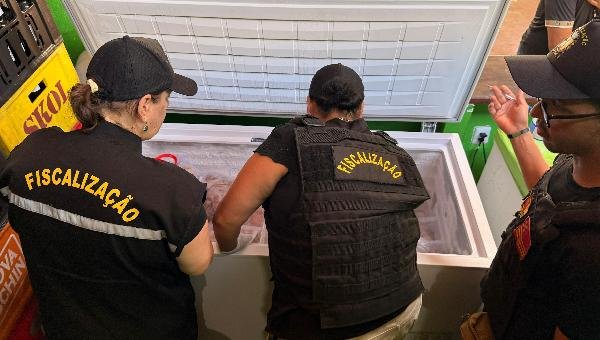 CAMPANHA EDUCATIVA ORIENTA BARRACAS DE PRAIA SOBRE DIREITOS DO CONSUMIDOR EM ILHÉUS 