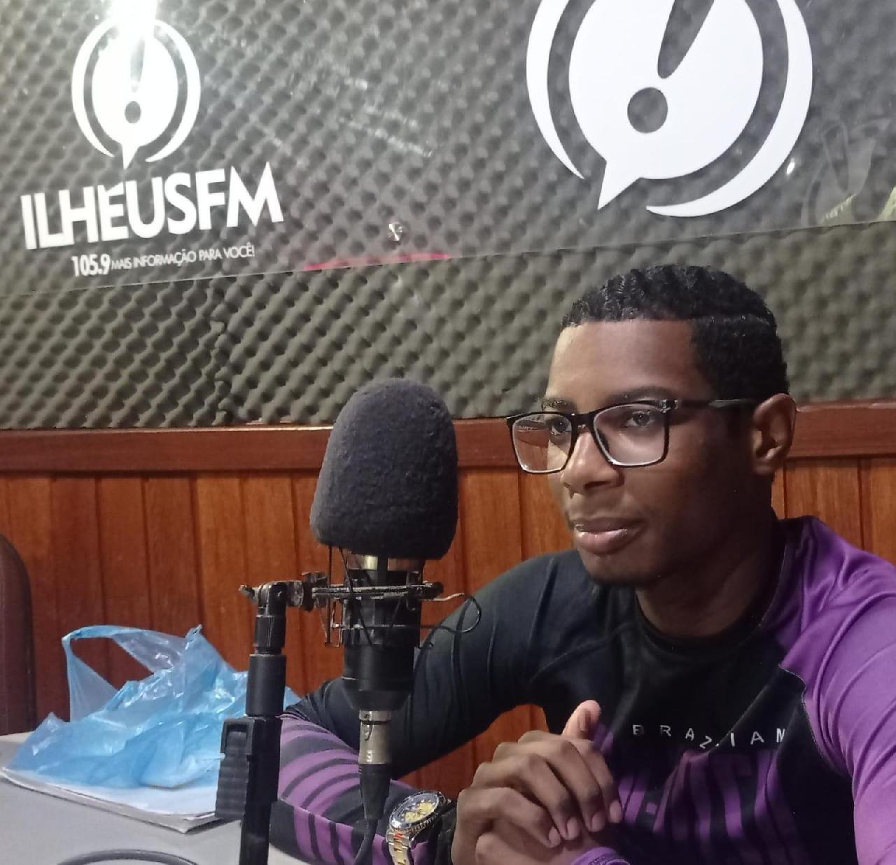 "FORAM 14 HORAS DE VIAGEM ATÉ VITÓRIA, NO ESPÍRITO SANTO. CHEGUEI ÀS 9H E SAÍ ÀS 18H. FORAM SEIS LUTAS NO MESMO DIA", CONTOU O ATLETA ILHEENSE RAMESES CARIDAS "FORAM 14 HORAS DE VIAGEM ATÉ VITÓRIA, NO ESPÍRITO SANTO. CHEGUEI ÀS 9H E SAÍ ÀS 18H. FORAM SEIS LUTAS NO MESMO DIA", CONTOU O ATLETA ILHEENSE RAMESES CARIDAS