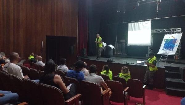 PREFEITURA DE ILHÉUS APOIA AÇÃO PREVENTIVA DO IBAMA CONTRA ÓLEO NAS PRAIAS