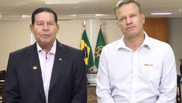 VICE -PRESIDENTE MOURÃO DECLARA APOIO A JOÃO BARROS, E FALA SOBRE AVANÇO DO MAR NA ZONA NORTE DE ILHÉUS