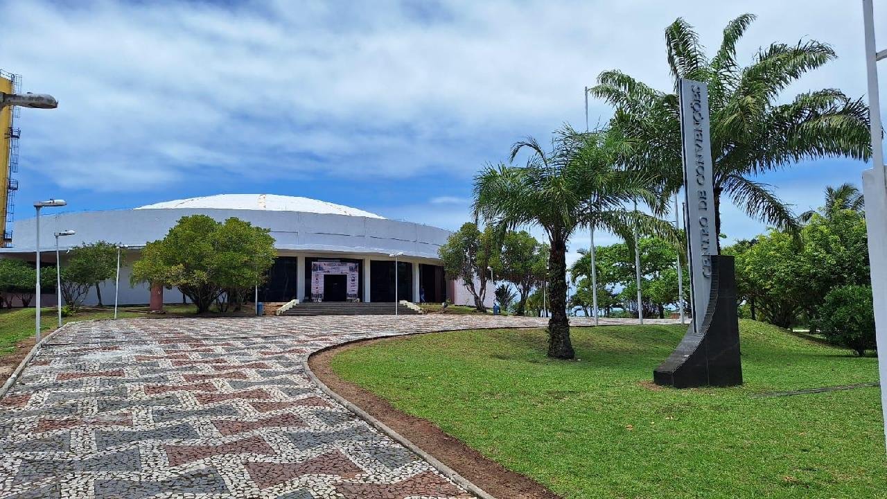 HOSPITAL REGIONAL COSTA DO CACAU PROMOVE FEIRA DE SAÚDE