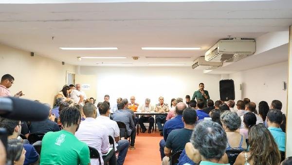 ENCONTRO ENTRE REPRESENTANTES DISCUTEM MEDIDAS PARA COMBATER AS MANCHAS DE ÓLEO