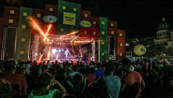 CINCO BANDAS ABREM FESTAS DE FINAL DE ANO EM ILHÉUS