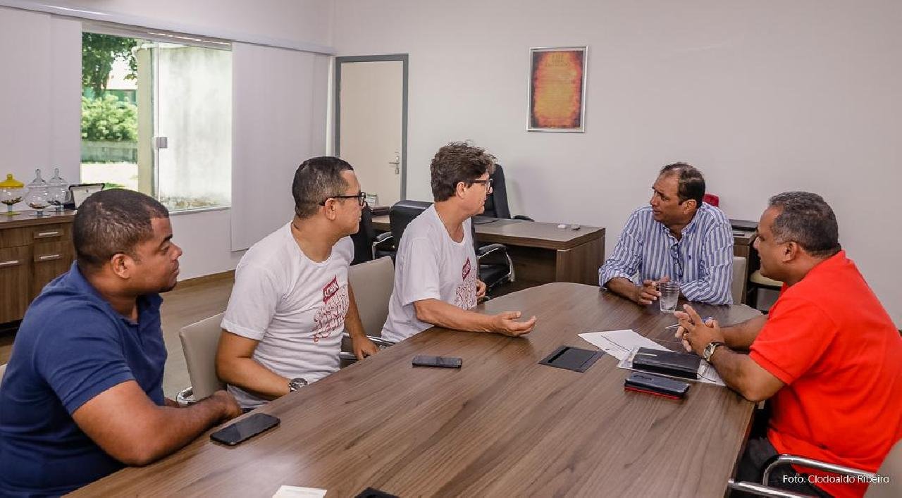 PARCERIA COM A INICIATIVA GARANTE REVITALIZAÇÃO DA PRAÇA CASTRO ALVES EM ILHÉUS PARCERIA COM A INICIATIVA GARANTE REVITALIZAÇÃO DA PRAÇA CASTRO ALVES EM ILHÉUS