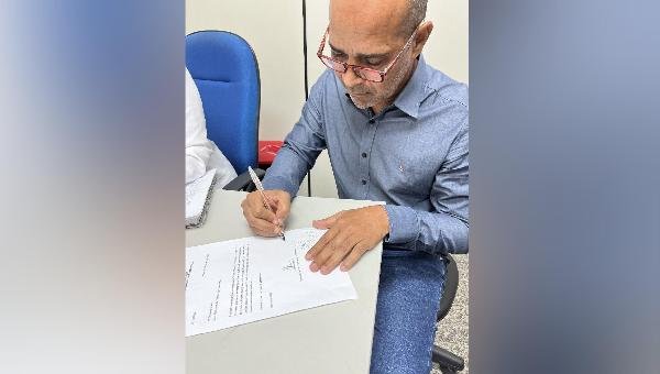PRESIDENTE DA CÂMARA DE ILHÉUS PROMULGA SETE NOVAS LEIS EM BENEFÍCIO DA POPULAÇÃO