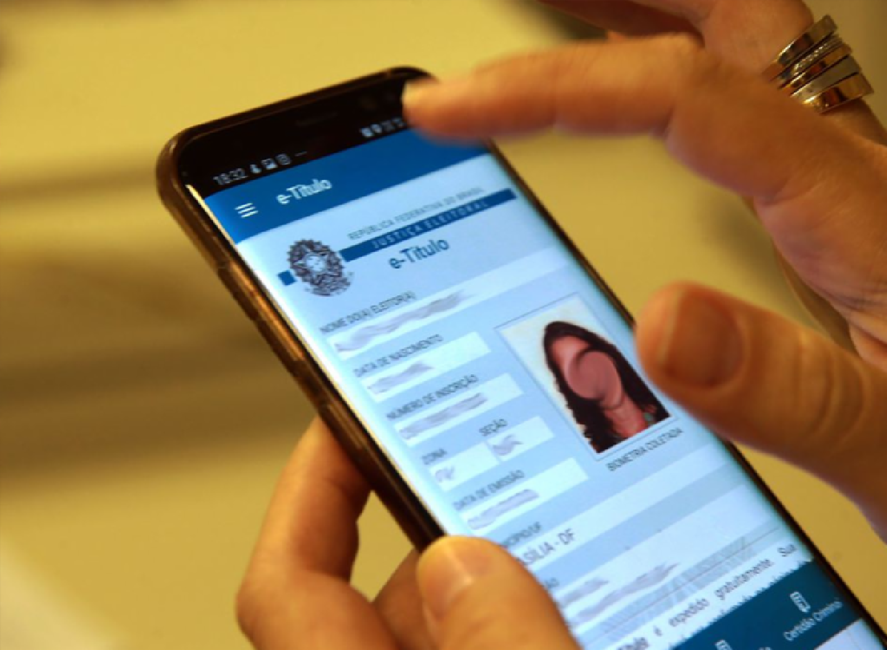 ELEITOR PODERÁ JUSTIFICAR FALTA PELO CELULAR ELEITOR PODERÁ JUSTIFICAR FALTA PELO CELULAR