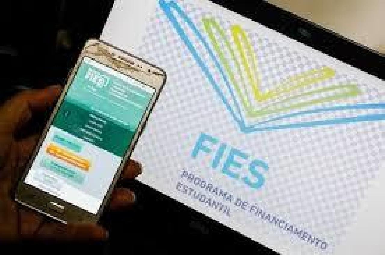FIES: TERMINA DIA 30 PRAZO DE RENOVAÇÃO PARA CONTRATOS FEITOS ATÉ 2017 FIES: TERMINA DIA 30 PRAZO DE RENOVAÇÃO PARA CONTRATOS FEITOS ATÉ 2017