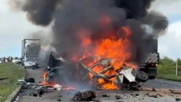 11 PESSOAS MORRERAM EM ACIDENTE NA BR-101