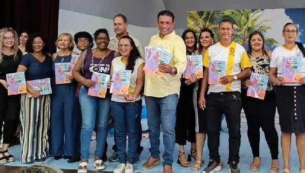 "NAS ONDAS DA LEITURA" LANÇA 5 NOVOS LIVROS PRODUZIDOS POR ALUNOS DE ESCOLAS MUNICIPAIS DE ILHÉUS 