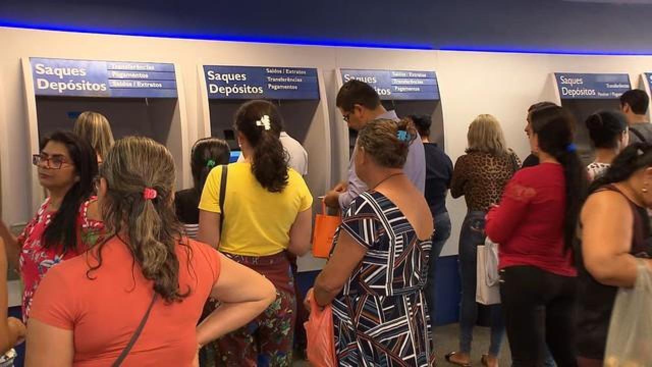 AGÊNCIAS BANCÁRIAS FECHAM NESTA TERÇA-FEIRA E SÓ REABREM NA QUINTA AGÊNCIAS BANCÁRIAS FECHAM NESTA TERÇA-FEIRA E SÓ REABREM NA QUINTA