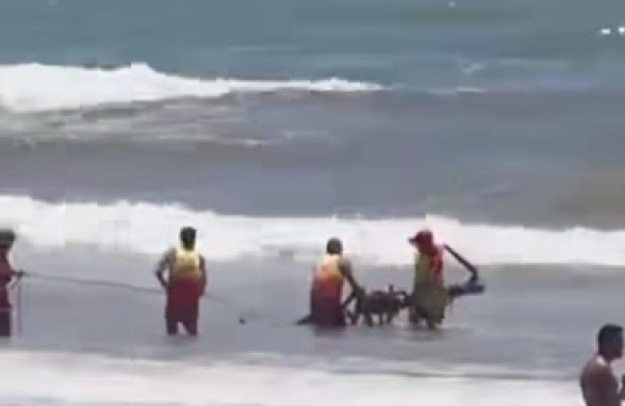 DRONE SALVA-VIDAS REALIZA POUSO FORÇADO DURANTE OPERAÇÃO EM PRAIA DE ILHÉUS! EMPRESA ESCLARECE OCORRÊNCIA
