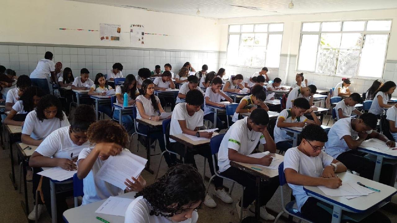 ALUNOS DA REDE MUNICIPAL DE ILHÉUS PARTICIPAM DE AULÕES E SIMULADOS DE PREPARAÇÃO PARA AVALIAÇÕES EXTERNAS