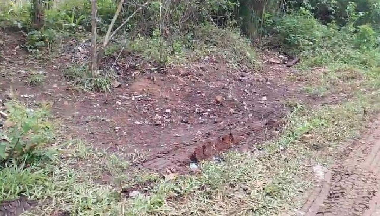 ÁREA USADA PARA DESCARTE IRREGULAR DE LIXO É LIMPA EM INEMA