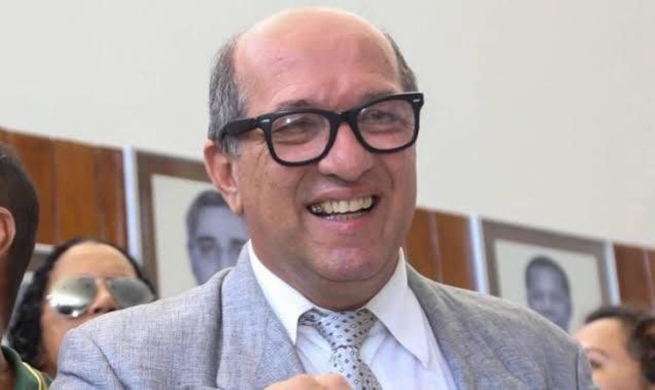 NAZAL ANALISA SITUAÇÃO ATUAL DOS PARTIDOS POLÍTICOS QUE VÃO DISPUTAR AS ELEIÇÕES MUNICIPAIS EM ILHÉUS NAZAL ANALISA SITUAÇÃO ATUAL DOS PARTIDOS POLÍTICOS QUE VÃO DISPUTAR AS ELEIÇÕES MUNICIPAIS EM ILHÉUS
