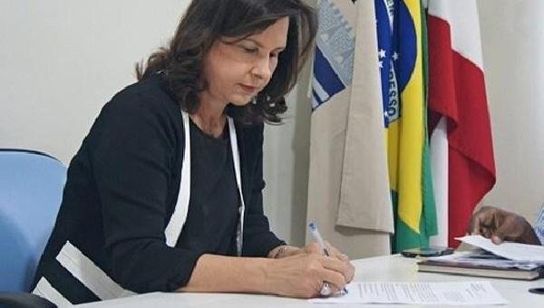 IPIAÚ: MP DENUNCIA PREFEITA POR CONTRATAÇÃO IRREGULAR E PEDE ANÁLISE DE PRISÃO PREVENTIVA