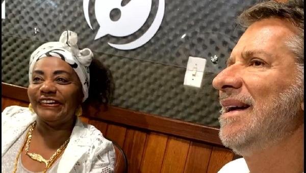 BANQUETE BAIANO: “A BAHIA NÃO SAI DE DENTRO DELE”, DIZ LUIZ SALÉM EM EVENTO QUE UNE HUMOR, DENDÊ E O ARROZ DE HAUÇÁ DA CHEF DADÁ