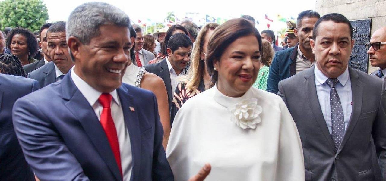 “FAREI O MEU MELHOR PARA QUE O POVO DA BAHIA SEJA RECONHECIDO”, DIZ JERÔNIMO AO CHEGAR PARA POSSE “FAREI O MEU MELHOR PARA QUE O POVO DA BAHIA SEJA RECONHECIDO”, DIZ JERÔNIMO AO CHEGAR PARA POSSE